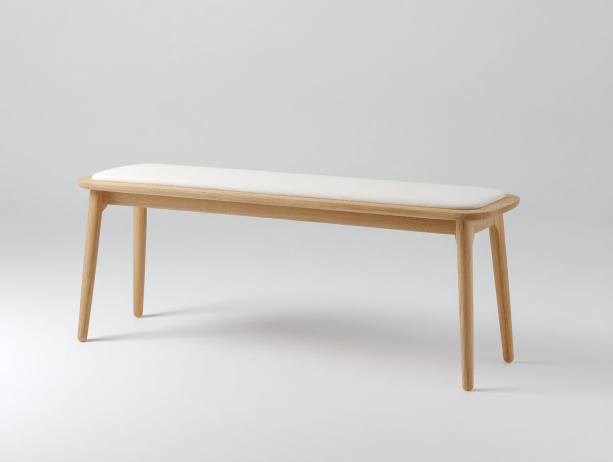 Banc 125×36×46 cm - chêne clair et tissu écru - assise rembourrée élancée pour salle à manger
